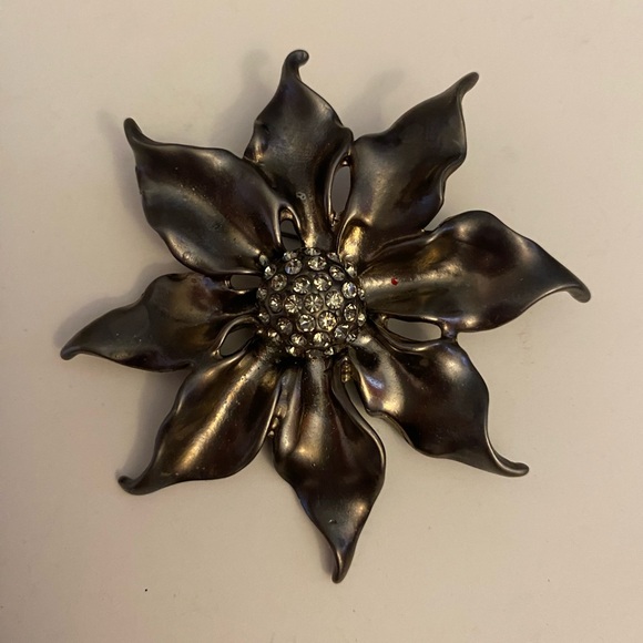 IMAN Flower Brooch - Picture 1 of 3